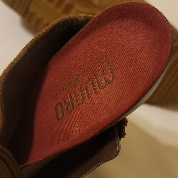 Munro brown wedge booties size 8 - Picture 6 of 7